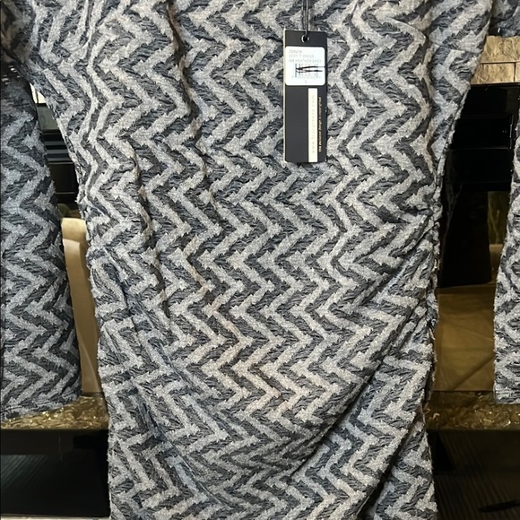 Tracy Reese Gray Bodycon Dress with V-neck and 3/4 Sleeves for Cocktail - Picture 8 of 16